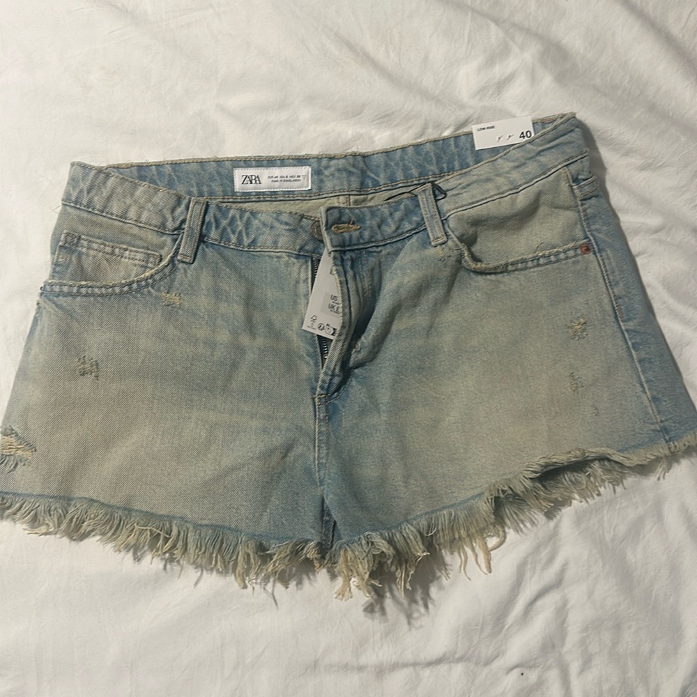 Zara low rise mini short. New with tags. Size 8.